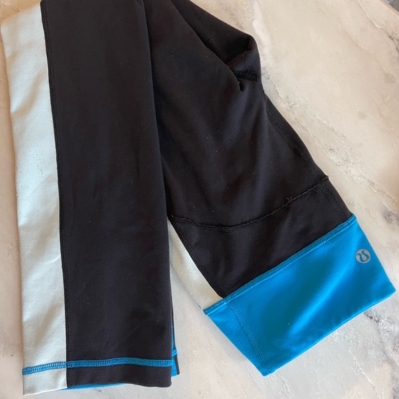 Lululemon Blue and Black Cropped Straight Leg pants - Picture 2 of 4